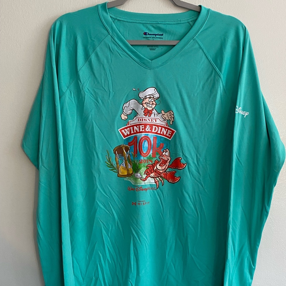 CHAMPION Run Disney 2018 Wine & Dine 10K - Women’s Little Mermaid Shirt - Size L